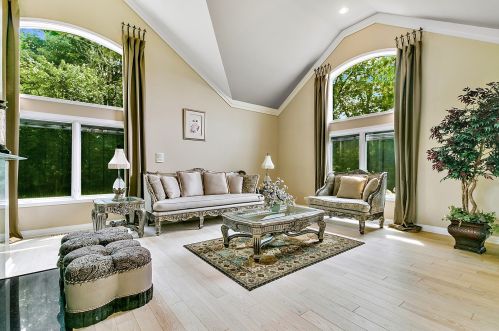 9171 Falling Waters Dr, Willowbrook IL  60527-0717 exterior