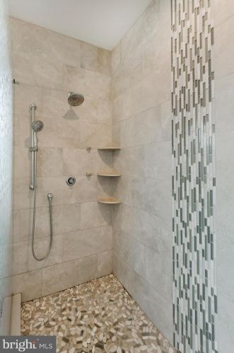 212 Shade Tree Dr, Lancaster PA  17603-5074 exterior