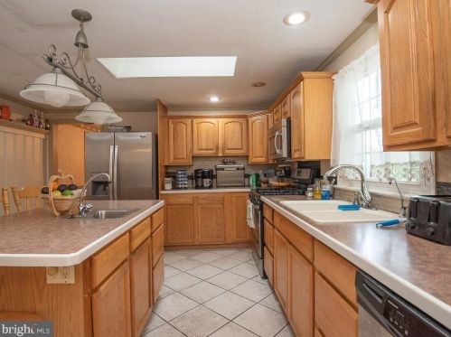 2106 Lyndell Dr, Lancaster PA  17601-5728 exterior