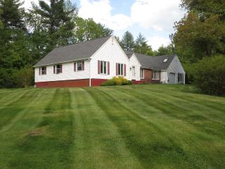 10 Quarry Rd, Hampstead, NH 03841-2061