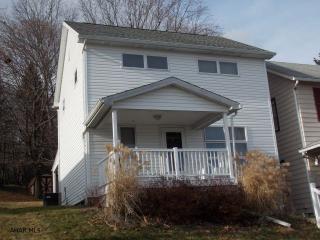 504 27th Ave, Altoona, PA 16601-3611