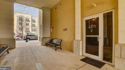 2 Commerce Sq, Trenton NJ  08691-4187 exterior