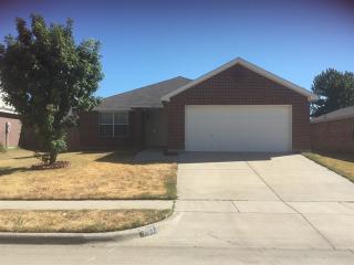 761 Eagle Dr, Fort Worth TX  76131-4898 exterior