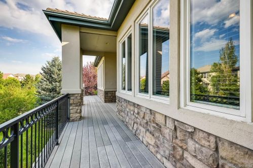 22540 Peakview Dr, Aurora CO 80016-7026 exterior