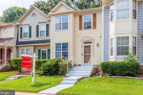 5023 Lambsgate Ln, Woodbridge, VA 22193-4356