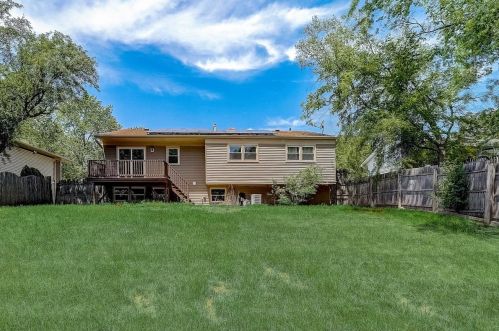 151 Camelot Way, Lemont IL  60440-2084 exterior