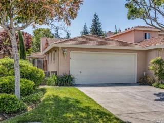 297 Columbia Cir, Benicia, CA 94510-3910