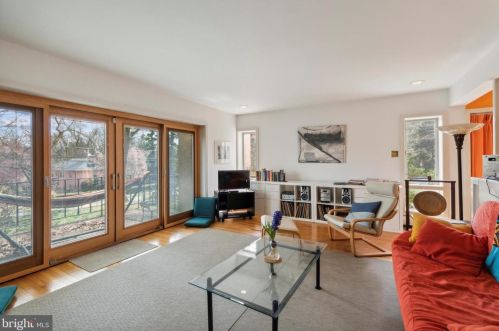 151 Gravers Ln, Philadelphia PA 19118-2806 exterior