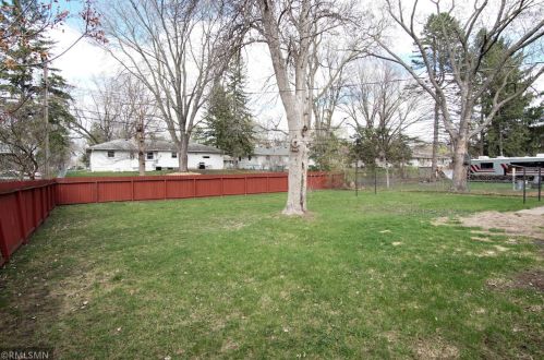 201 County Road F, Saint Paul MN  55127-6106 exterior