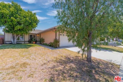 1132 Oakengate Dr, San Dimas, CA 91773-3856