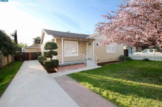 1205 Highland St, Visalia, CA 93291-3343