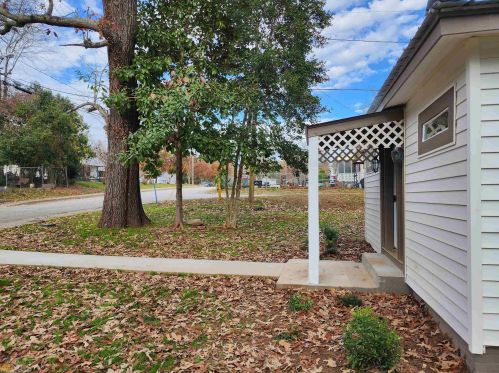 161 Edwards St, Toccoa, GA 30577-2850