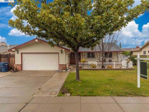 518 Bell Ave, Livermore, CA 94550-6212