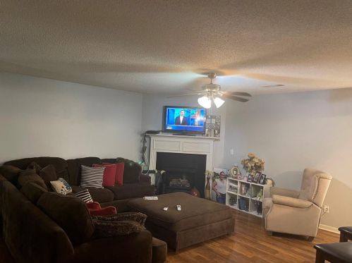 5849 El Segundo Way, Atlanta GA  30349-7519 exterior