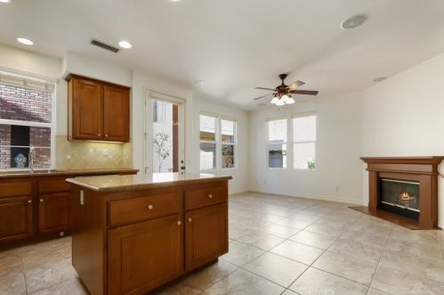 309 Tall Oak, Irvine CA  92603-0673 exterior