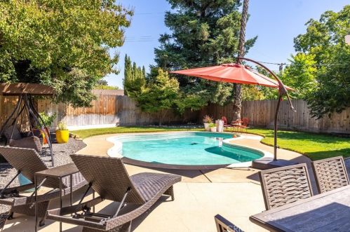 656 Crister Ave, Chico, CA 95926-2903