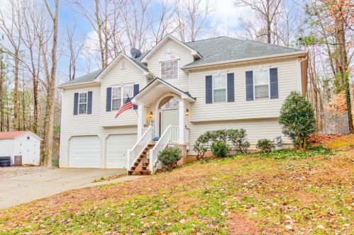 350 Raven Dr, Holly Springs, GA 30115-4699