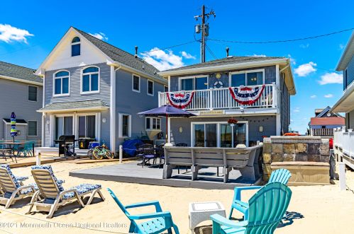 3066 Ocean Rd, Lavallette, NJ 08735-1919