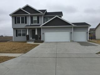 2414 White Oak Ln, Granger IA  50109-4710 exterior