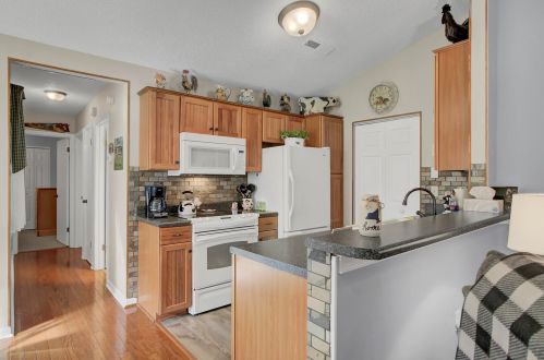 9520 Raven Dr, Ladson SC  29456-4924 exterior