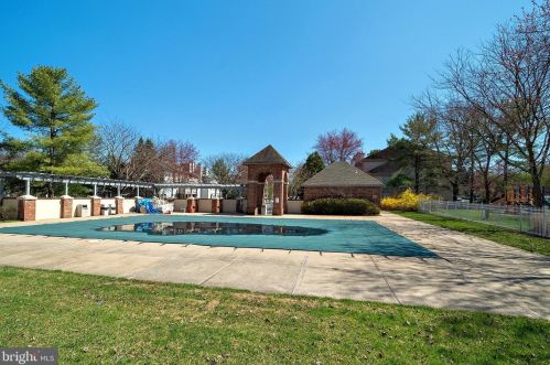 108 Wrangel Ct, Princeton NJ  08540-7096 exterior