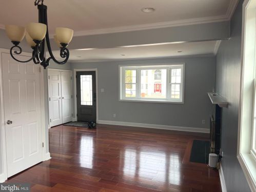 7131 Rice St, Falls Church, VA 22042-1601
