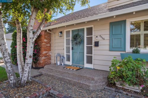 4566 Lincoln Dr, Concord CA  94521-1332 exterior