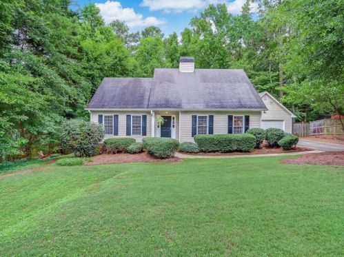 4825 Highpoint Dr, Marietta, GA 30066-6736