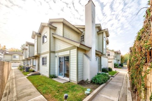 5407 Brittany Way, Cypress, CA 90630-5972