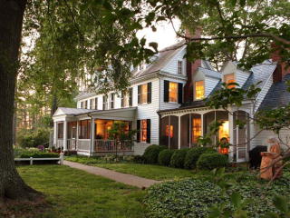 823 Williams Wharf Rd, Beaverlett, VA 23109-2055