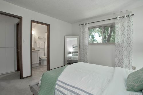 6917 Spruce Dr, Englewood CO 80112-1229 exterior