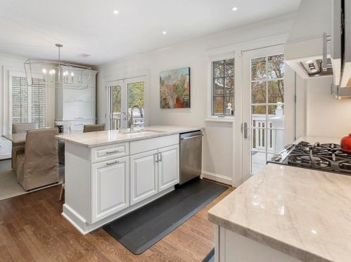 1880 Greystone Rd, Atlanta GA  30318-2621 exterior