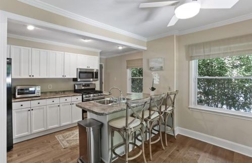 1830 Fernwood Rd, Atlanta GA  30318-2514 exterior