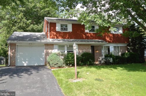 417 Haverhill Rd, Lancaster, PA 17601-3519