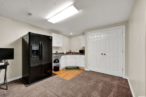 9242 Targhee Dr, Taylorsville UT 84088-6360 exterior