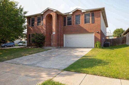 5608 Ainsdale Dr, Fort Worth, TX 76135-1445
