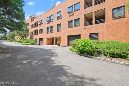 1 Milbank Ave, Greenwich CT  06830-5732 exterior