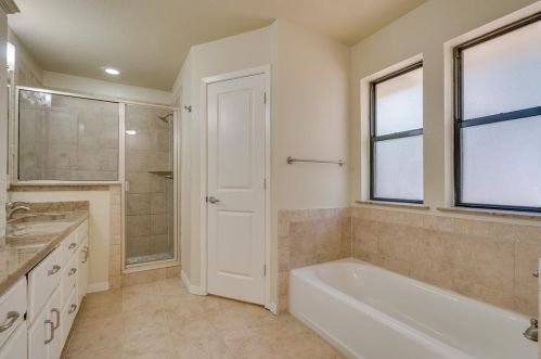 7025 Lincoln Dr, Fort Worth TX  76182-7663 exterior