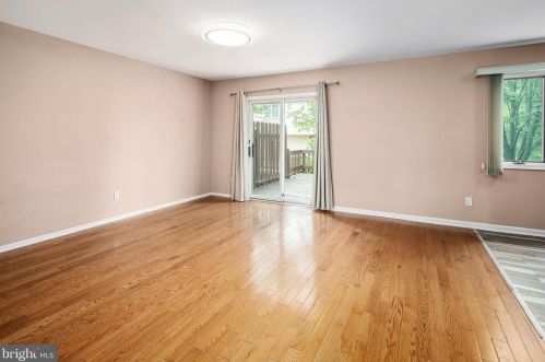 2 Exeter Ct, Princeton NJ  08540-7000 exterior
