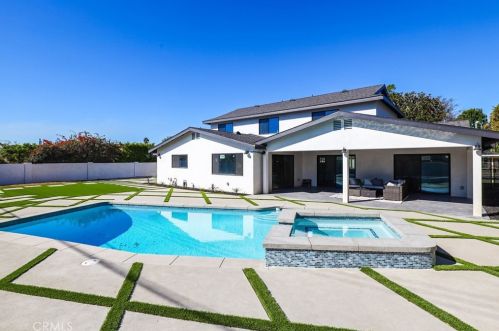 11872 Gladstone Dr, Santa Ana CA  92705-2938 exterior