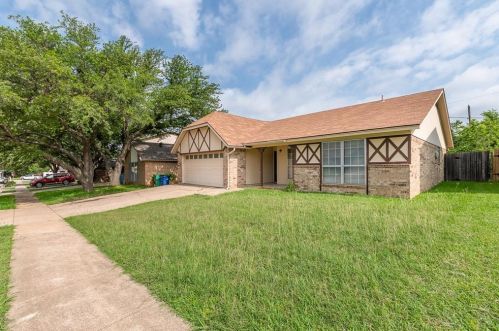 6317 Beetle Dr, Fort Worth TX  76148-3653 exterior