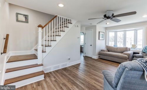 1015 Wall St, Beverly, NJ 08010-1737