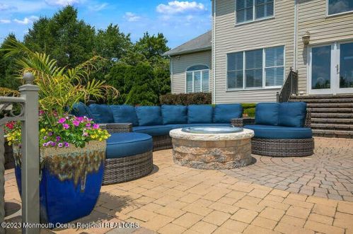 15 Pegasus Dr, Tinton Falls NJ 07724-2875 exterior