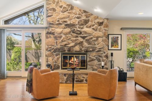 1020 North Ave, Bannockburn IL  60015-2206 exterior