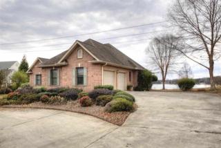 180 Walker Pt, Seneca, SC 29672-0551