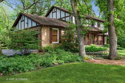 3202 Springbrook Rd, Bull Valley, IL 60012-1131