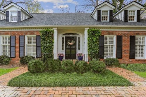 565 Manor Ridge Dr, Atlanta GA  30305-3571 exterior