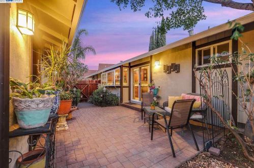 5442 Agostino Ct, Concord CA  94521-2421 exterior