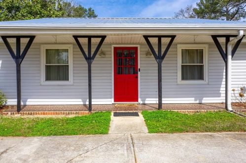 1320 Milstead Ave, Conyers GA  30012-8036 exterior