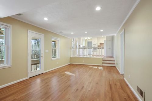 6768 Lockridge Dr, Atlanta GA  30360-1561 exterior